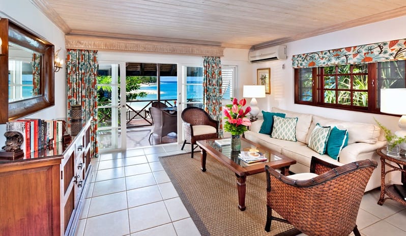 One Bedroom Suite Living Room_1439